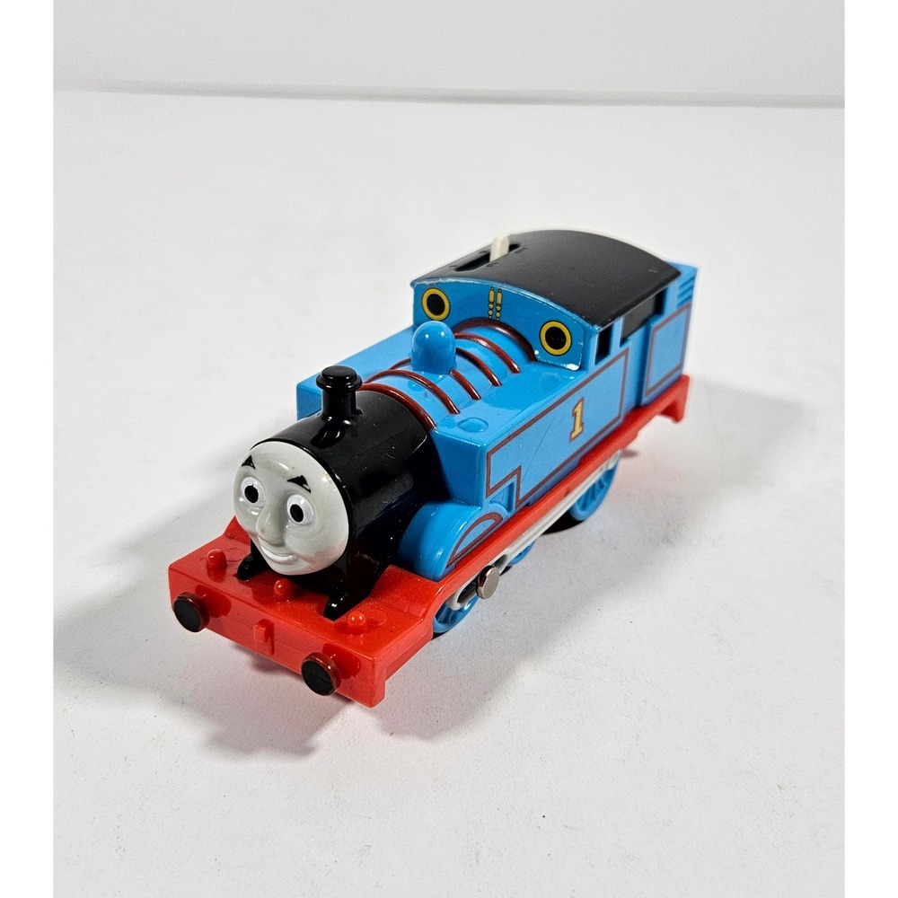 Thomas & Friends TrackMaster Thomas the‎ Tank Engine Motorized Train 2009 Mattel - Picture 1 of 8